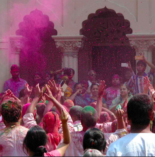 रंग बिरंगी होली आई - (Rang Birangi Holi Aayi) - Canciones infantiles indianas - India - Mamá Lisa's World en español: Canciones infantiles del mundo entero  - Intro Image