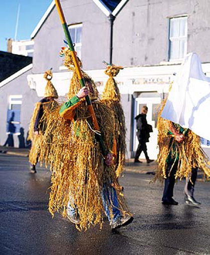 The Wren Song - Chansons enfantines irlandaises - Irlande - Mama Lisa's World en français: Comptines et chansons pour les enfants du monde entier  - Intro Image