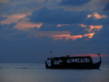 Naananaa - Chansons enfantines maldiviennes  - Maldives - Mama Lisa's World en français: Comptines et chansons pour les enfants du monde entier  - Comment After Song Image