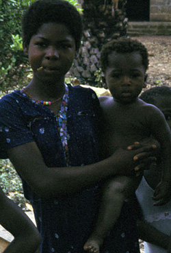 Tutu gbɔvi - Canciones infantiles togolesas  - Togo - Mamá Lisa's World en español: Canciones infantiles del mundo entero  - Intro Image